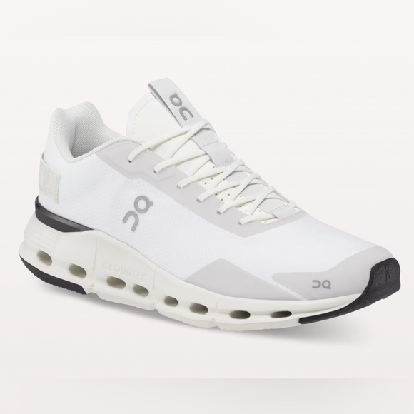 On Running CloudNova Form Sneakers - Picture 2 of 12